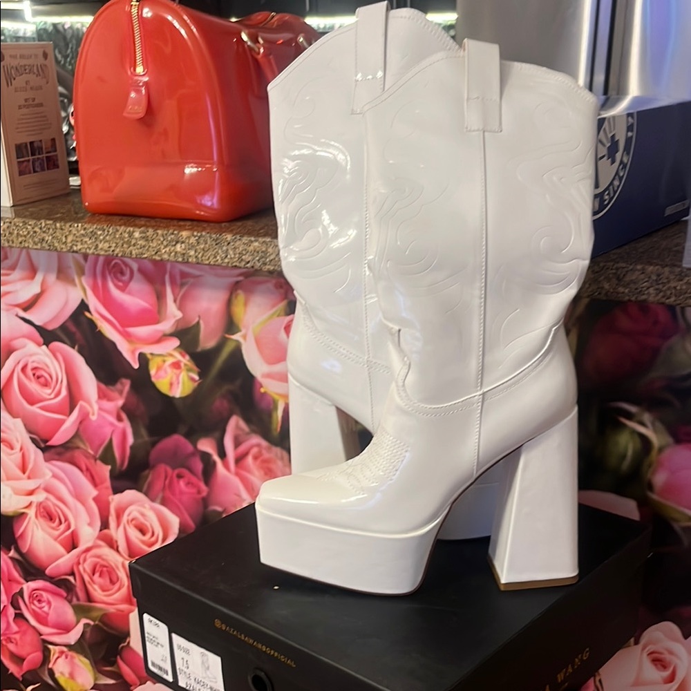 Azalea Wang White Cowboy Boots with Chunky Platform